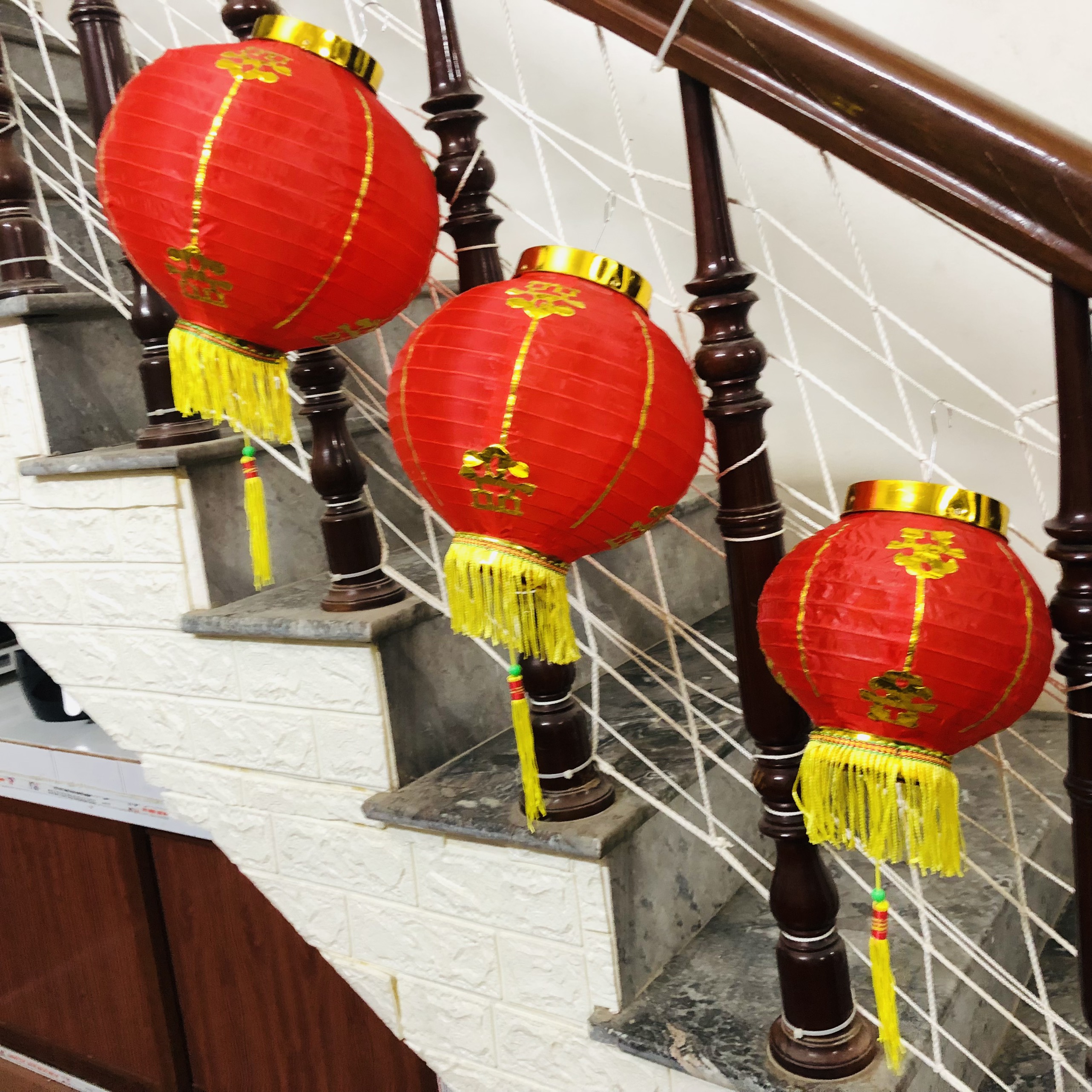 Đèn lông vải tròn đỏ 25 cm