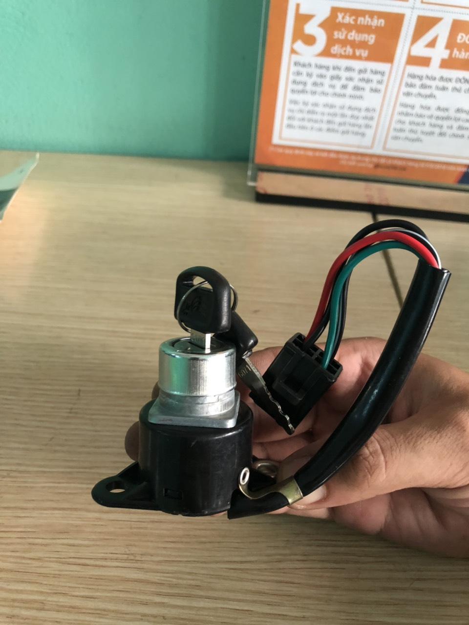 Khóa điện honda cub 78, 79, 80 (nằm hông)