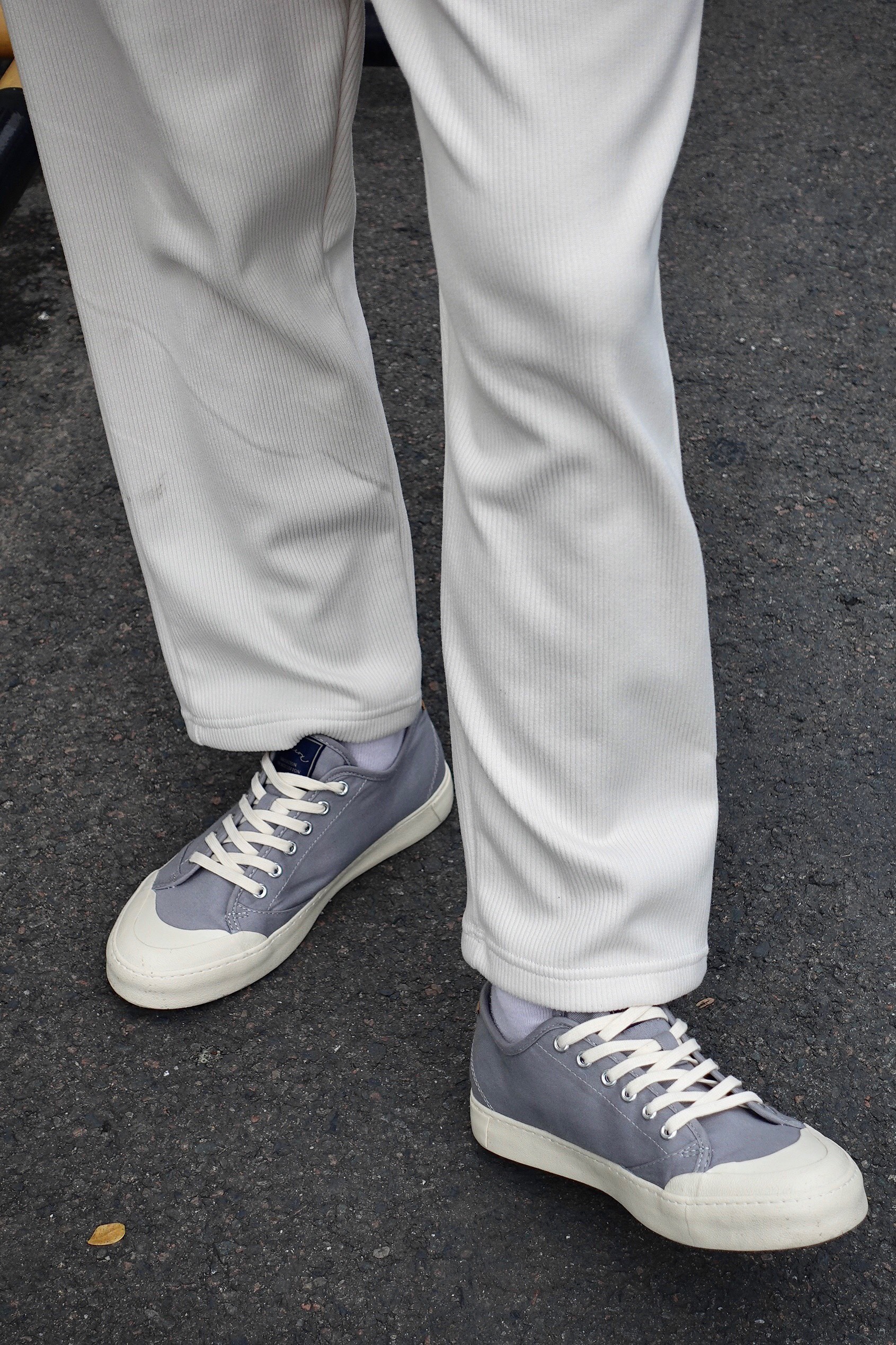Giày Sneaker Vải Canvas Nam Nữ E16 Grey Dincox