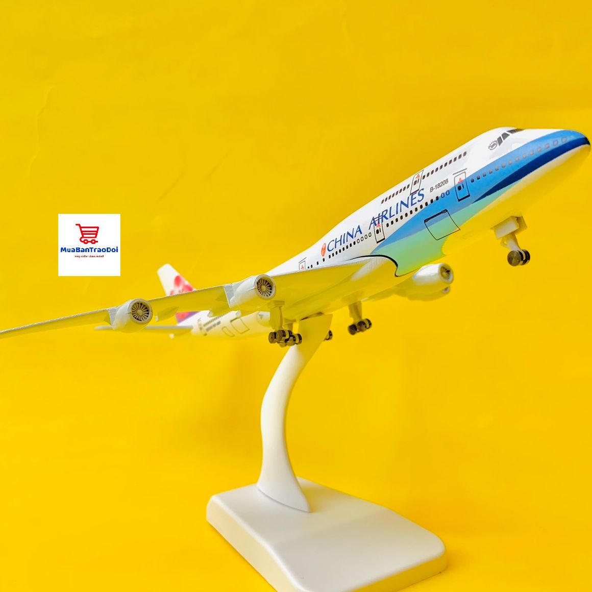Máy bay mô hình boeing 747 hãng china airlines 20cm cao cấp có bánh xe