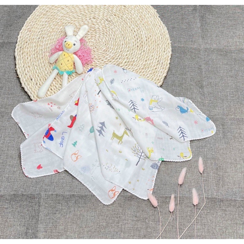 1 chiếc khăn xô sữa 2 lớp xuất Nhật loại hoa văn cho bé sơ sinh