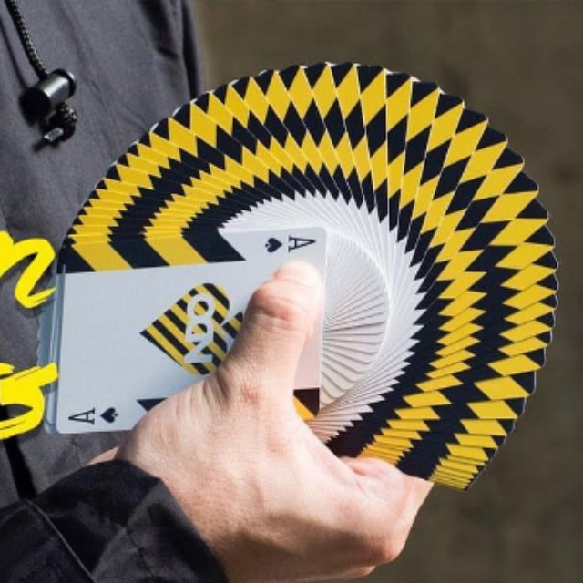 Bài tây Poker Cardistry Broken Borders Playing Cards