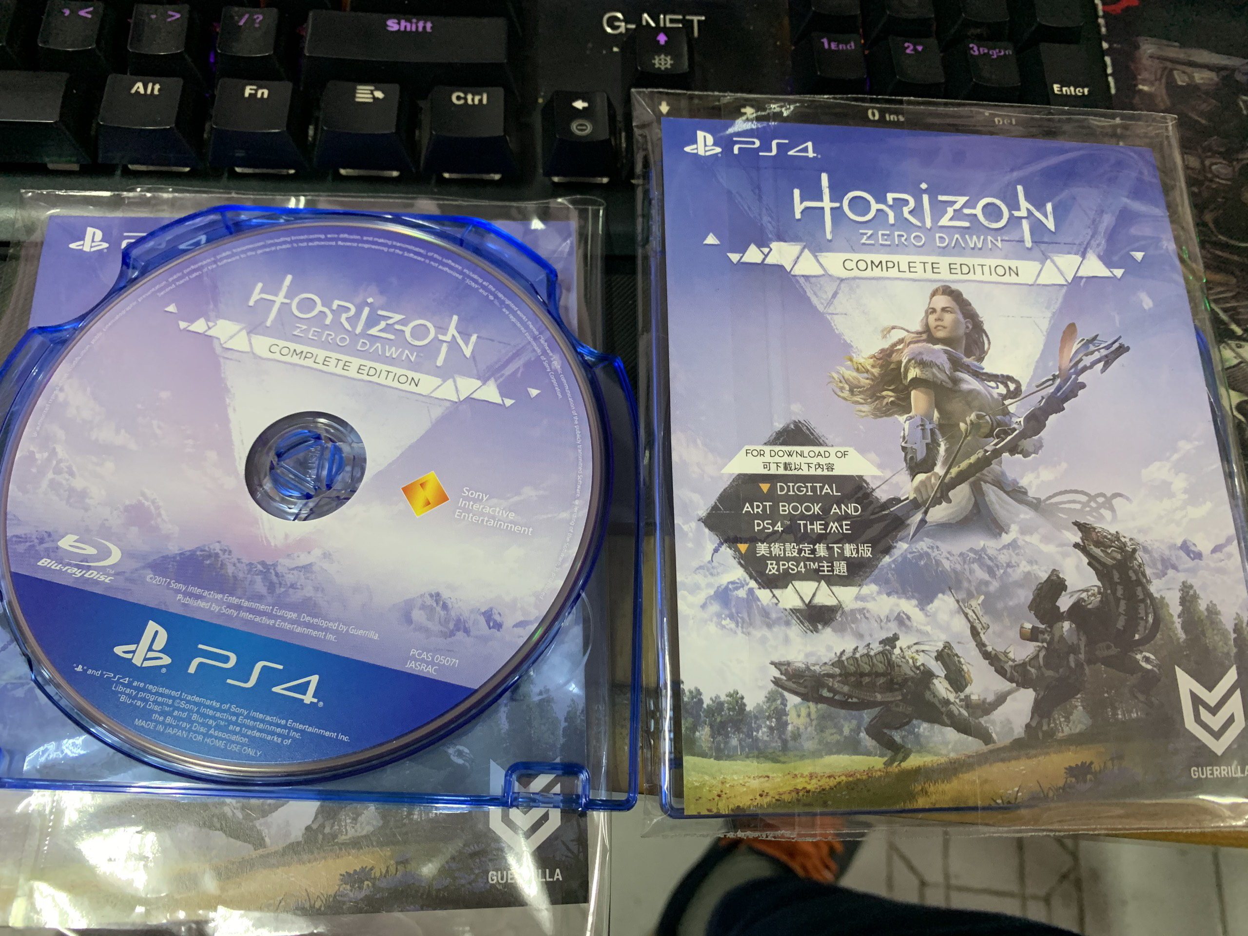 Đĩa game Ps4 Mega Pack Gran Turismo và Horizon Zero Dawn Complete