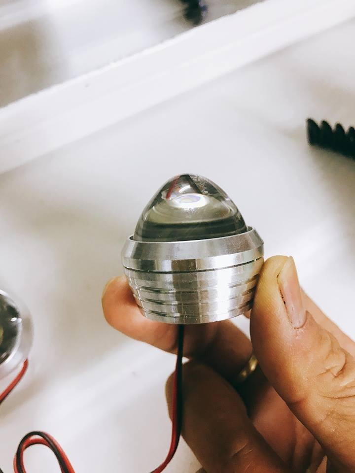 Đèn chớp nháy mắt trâu 12-24V Màu Đỏ