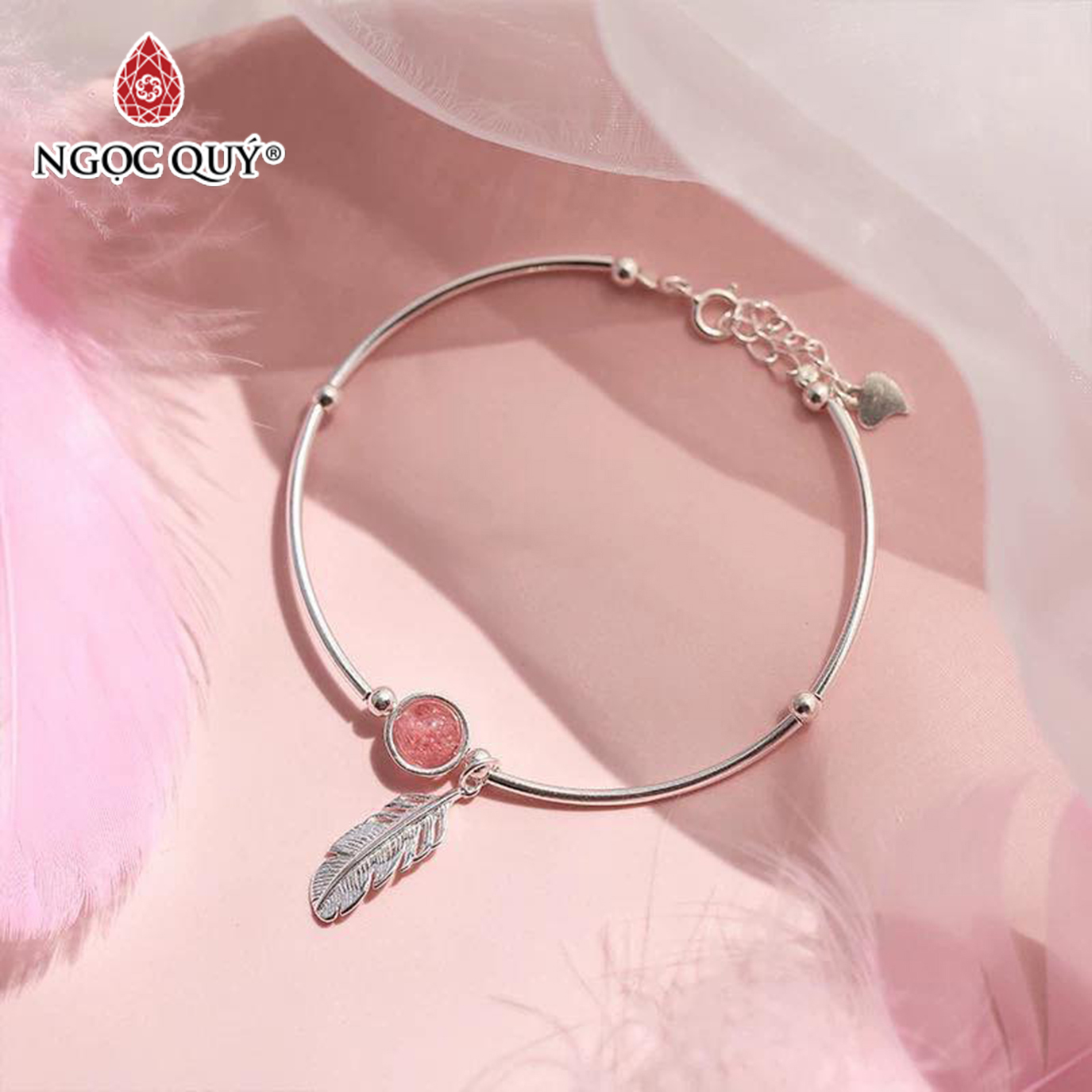 Lắc tay bạc đá thạch anh dâu phối charm lông vũ mệnh hỏa. thổ - Ngọc Quý Gemstones