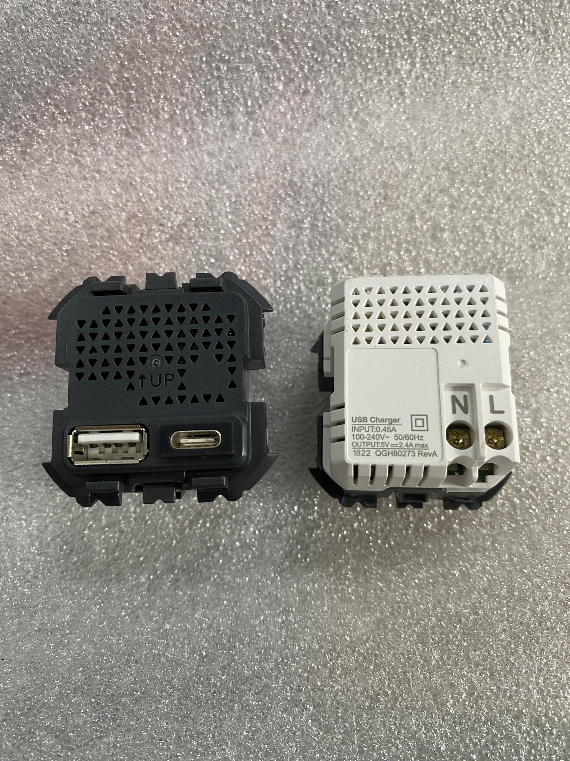 Ổ sạc USB Schneider