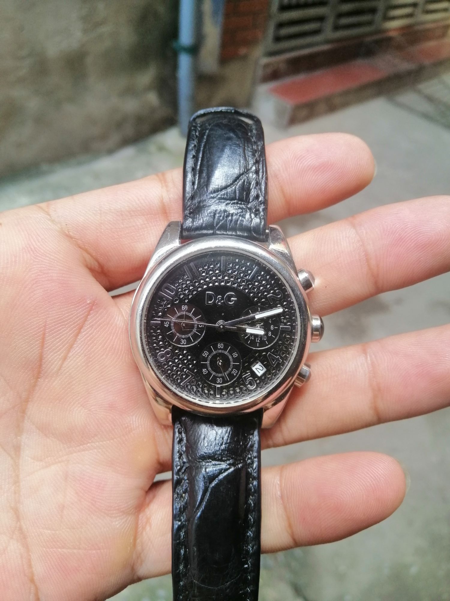 Đồng hồ nam hiệu D&G của Ý