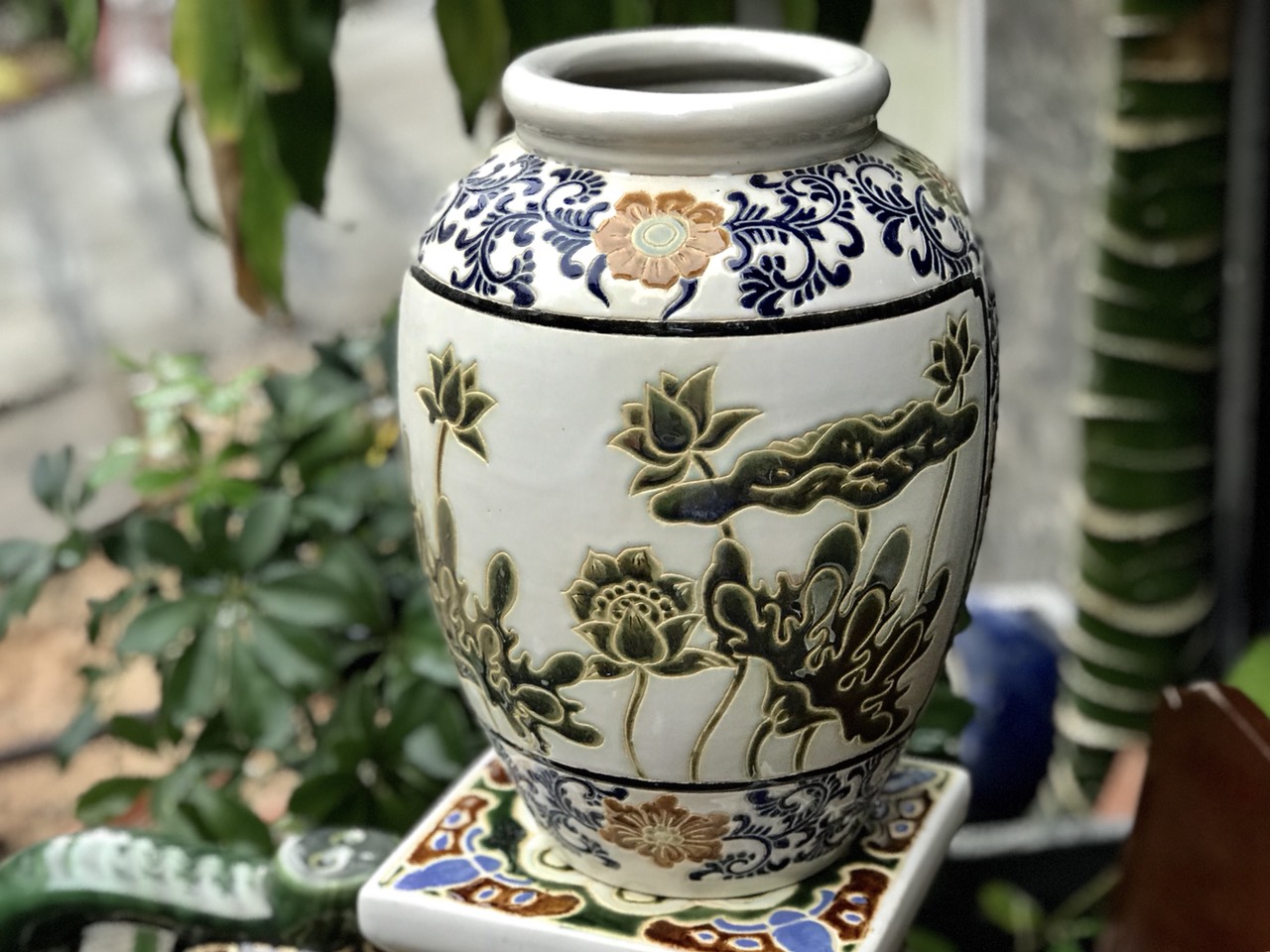 Bình Sen Trắng Gốm Sứ Nam Bộ 30