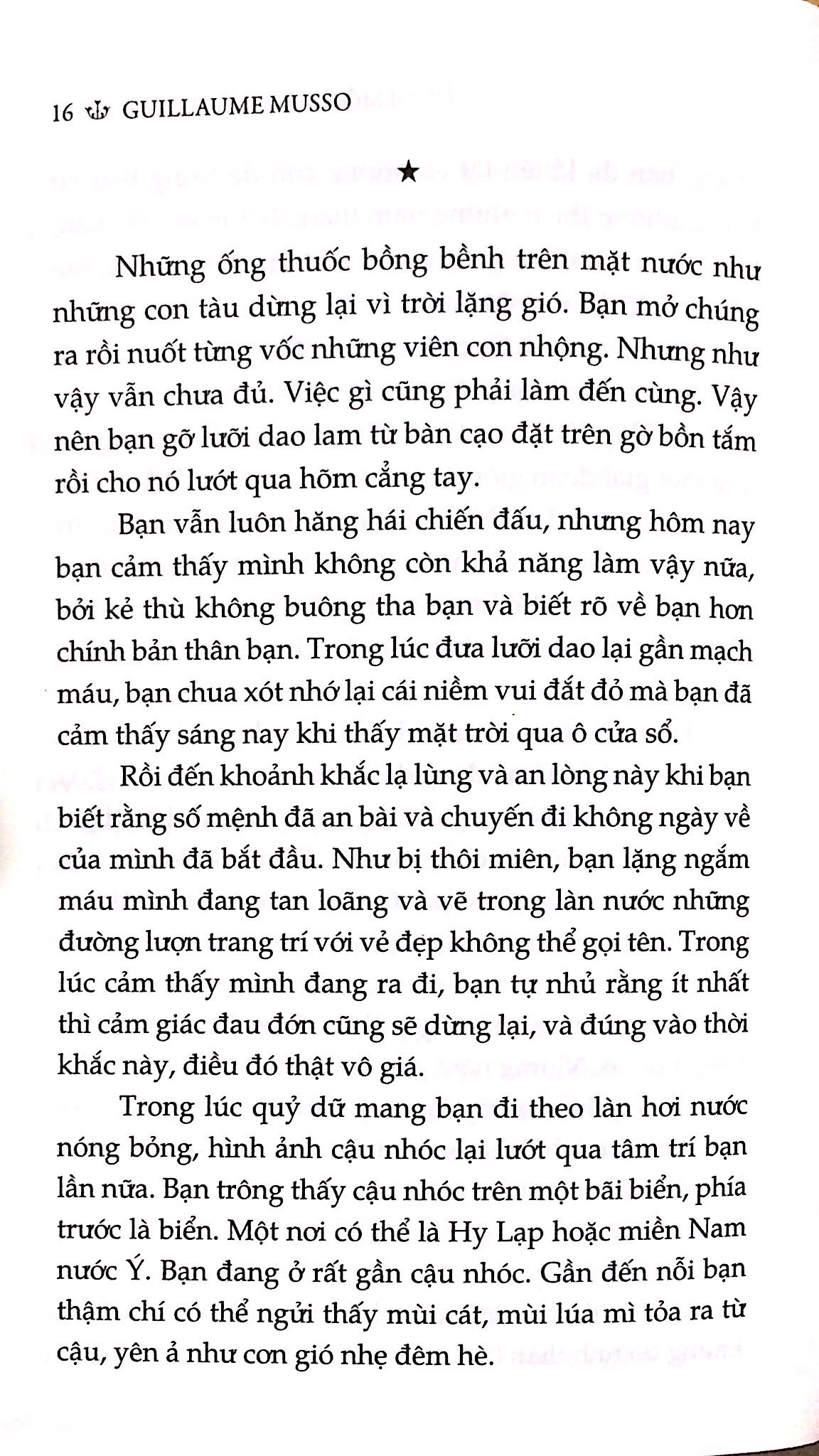Fahasa - Dưới Một Mái Nhà Ở Paris