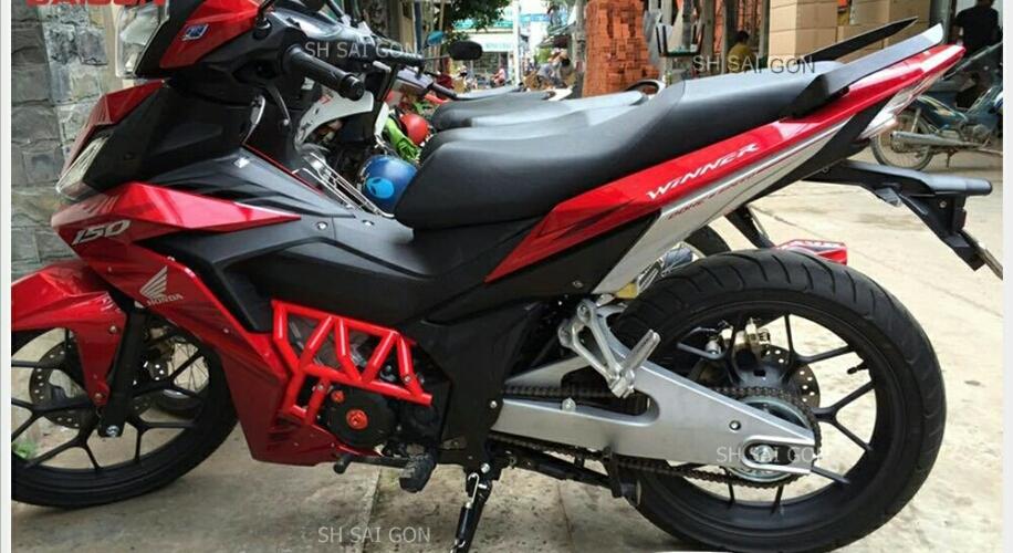 [HCM]ỐP SƯỜN CHO XE WINNER 150 (Bảo vệ lốc máy) màu đỏ