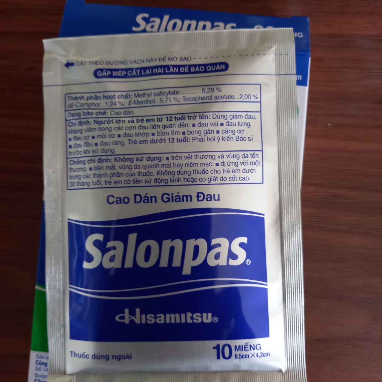 🔷 Cao dán Salonpas giảm đau, kháng viêm (Hộp 40 miếng)