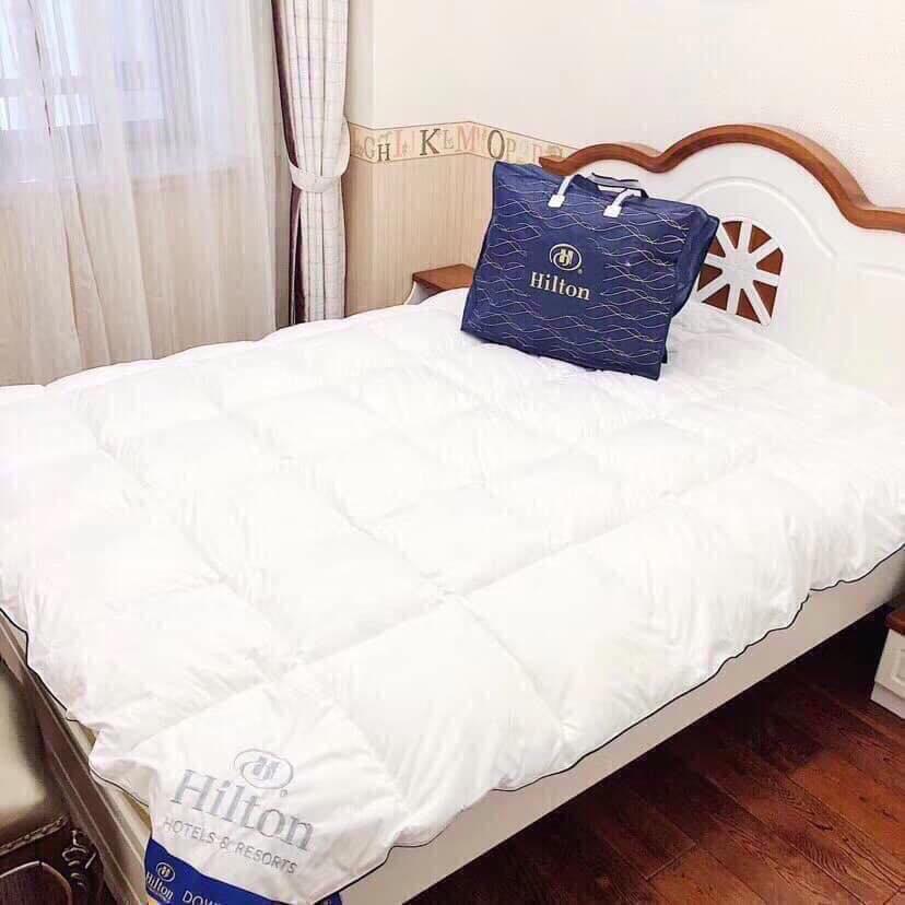 CHĂN LÔNG VŨ CAO CẤP HILTON