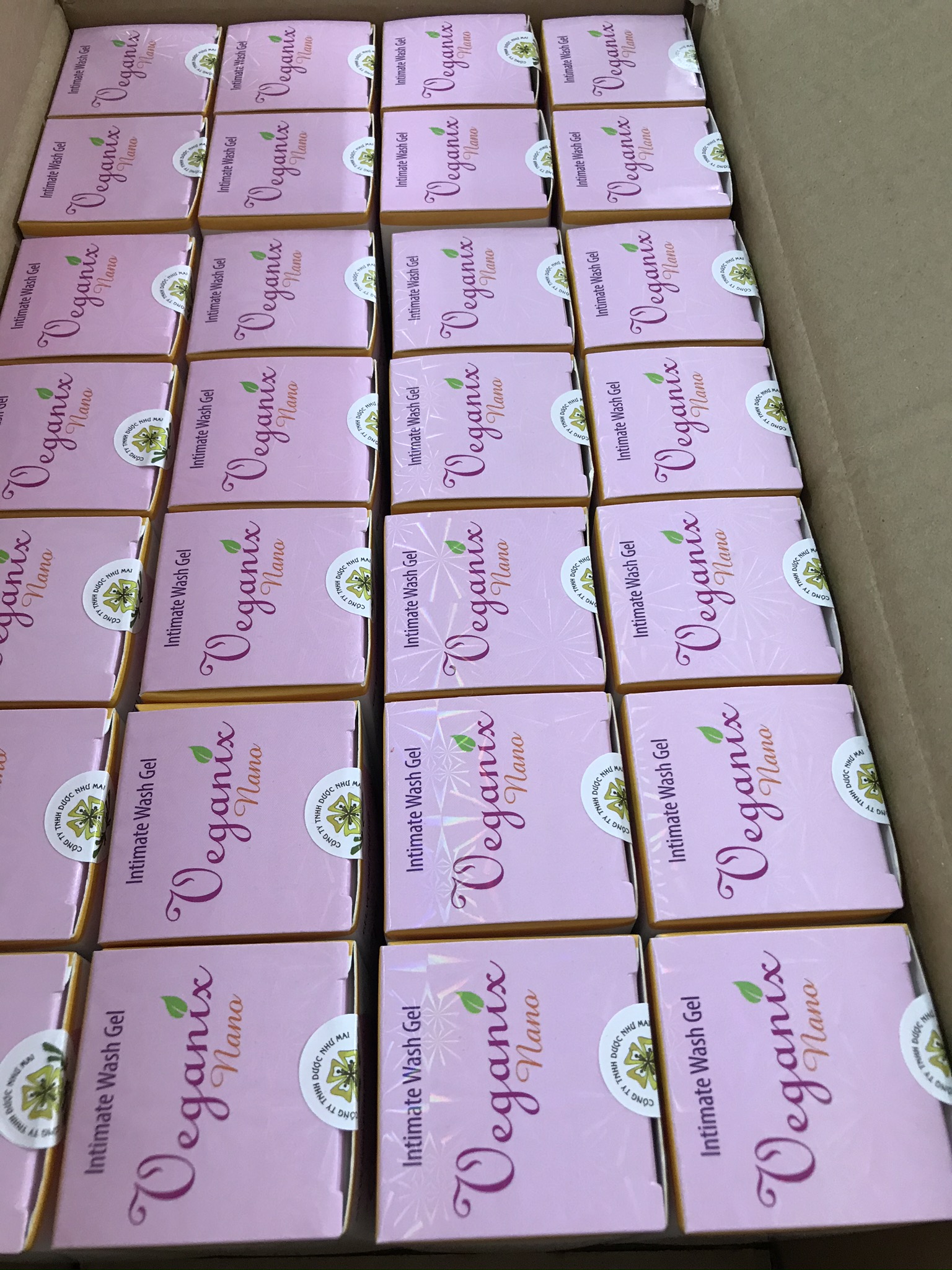 [HCM]Dung dịch vệ sinh phụ nữ VEGANIX NANO 180ml .