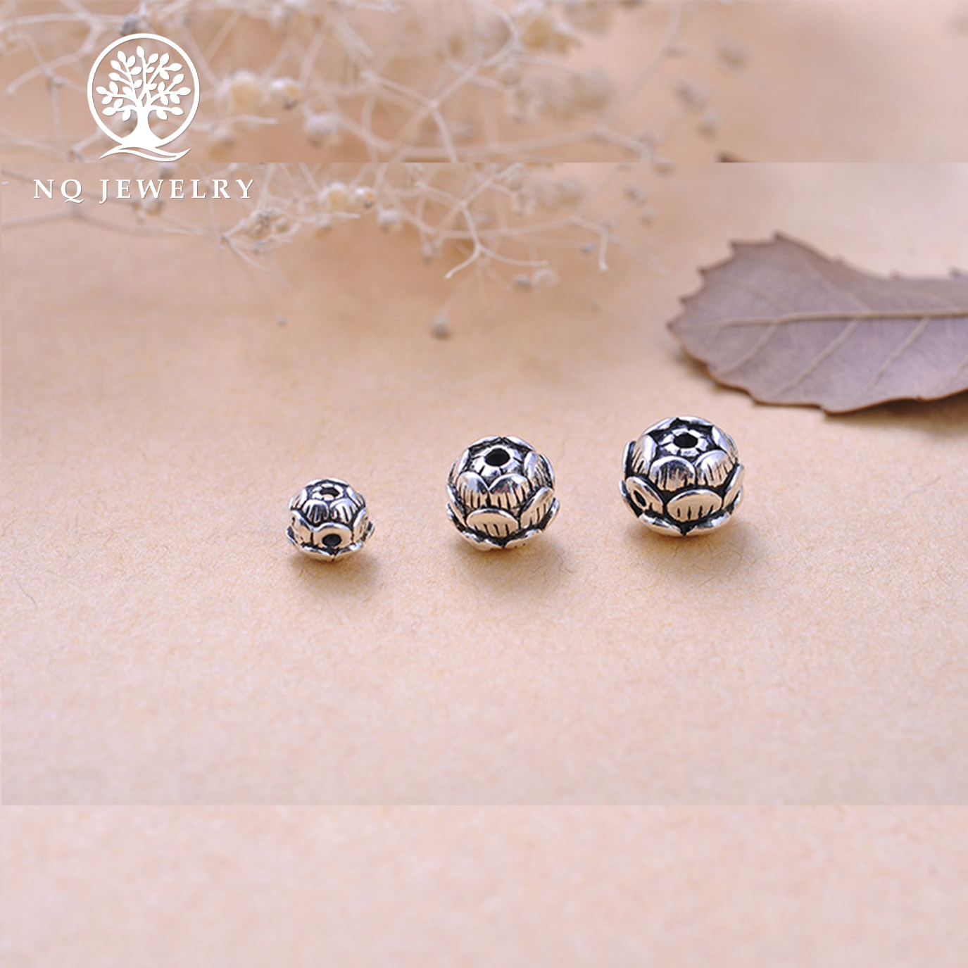 Charm bạc hoa sen xỏ ngang - NQ Jewelry