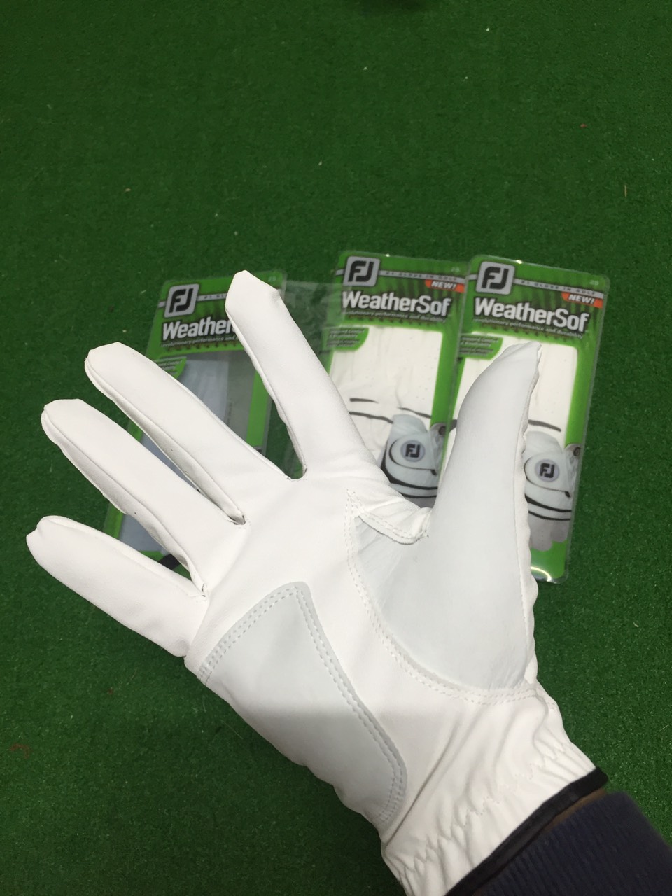 Găng tay golf fj- găng tay chơi golf cho nam- golf gloves-golf- găng tay chơi golf-găng tay da da cừu- găng tay phải-mà trắng -màu đen