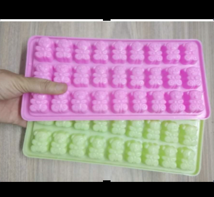Khay nhựa hình mặt heo