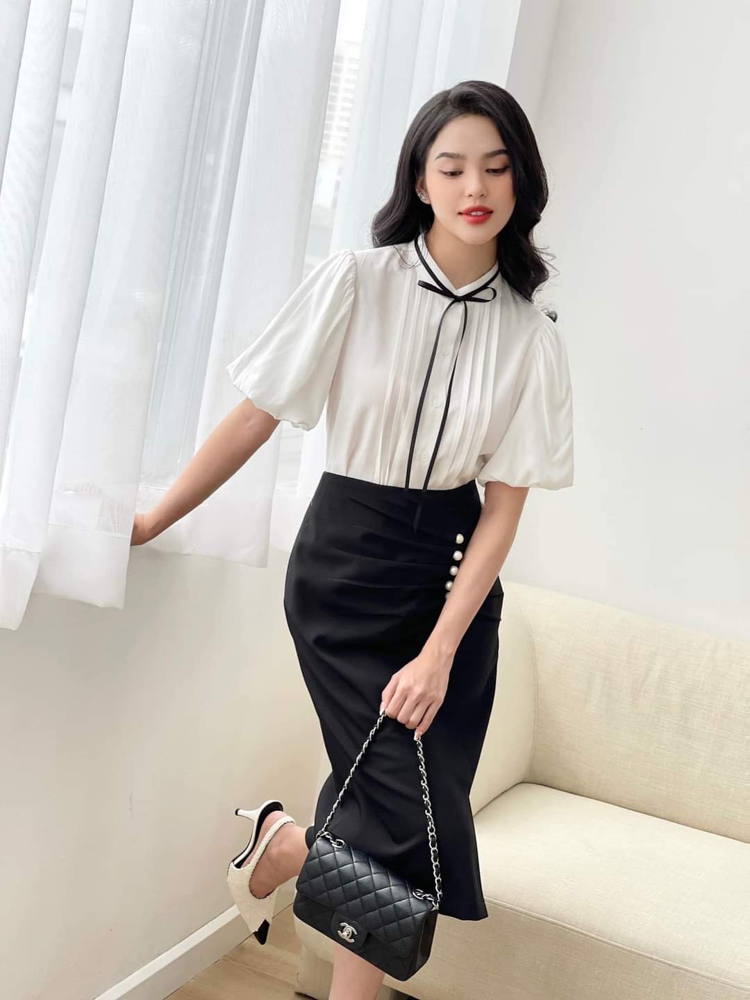 Sét chân váy + áo sơ mi tay phồng công sở