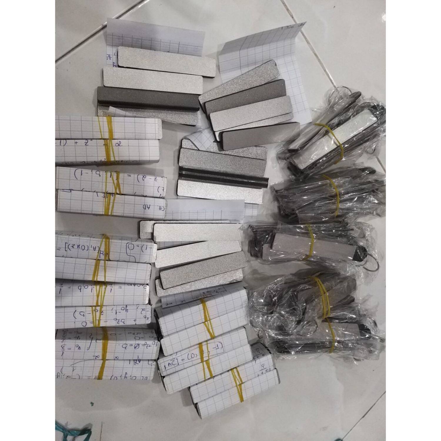 Đá mài cựa gà đá 2 mặt mịn