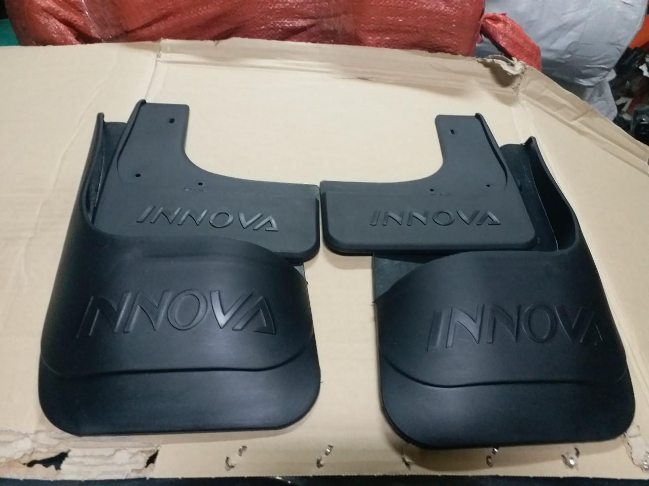 Bộ chắn bùn nhựa đen xe INNOVA đời 2012 đến 2016.