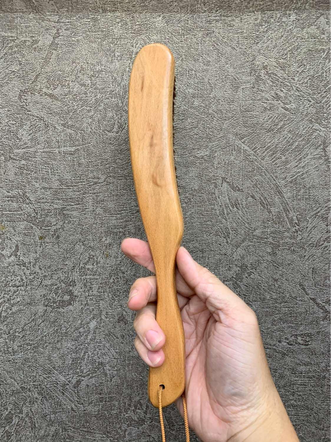 Chổi phủi tóc barber cán gỗ cong dài 27cm