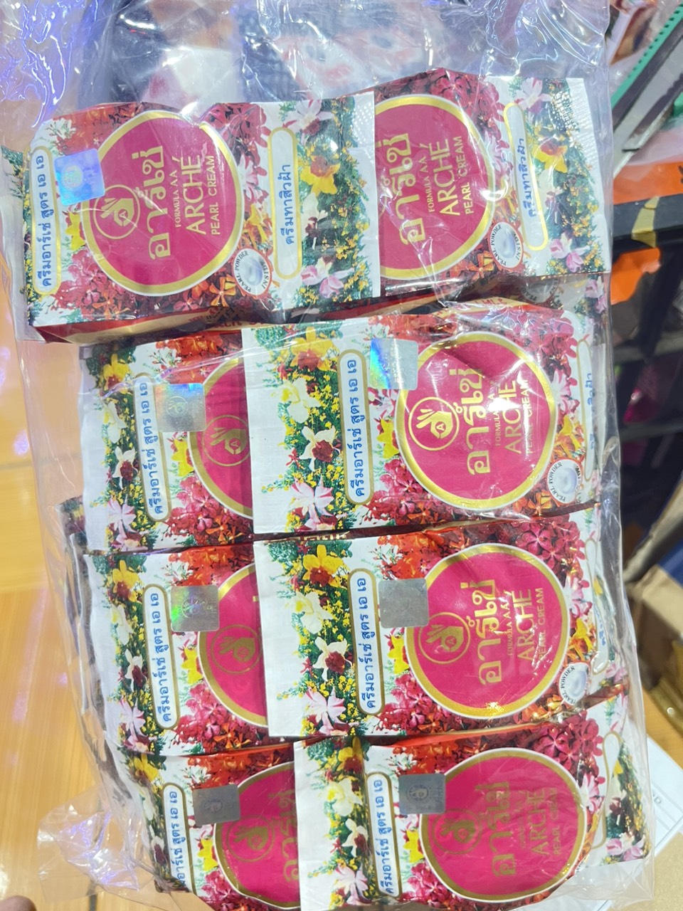 Sỉ lố 24 hủ kem ac thái