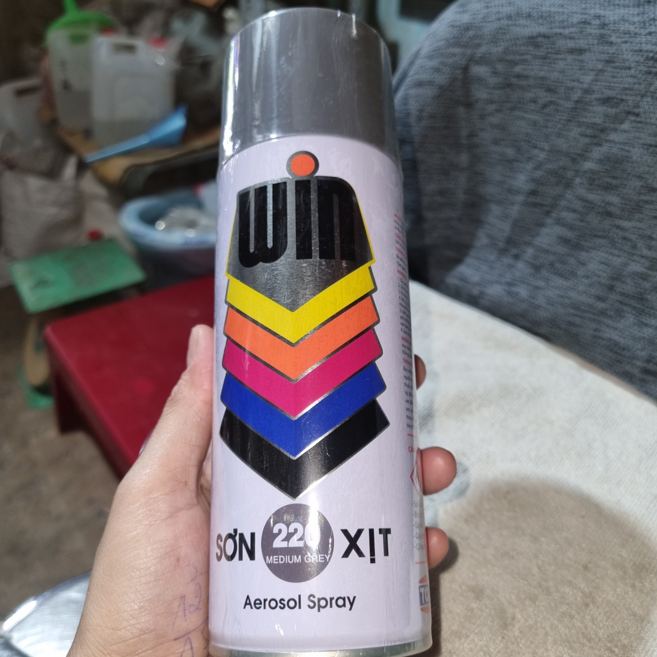 Sơn xịt màu xám tro A220 WIN ( 400 ml )