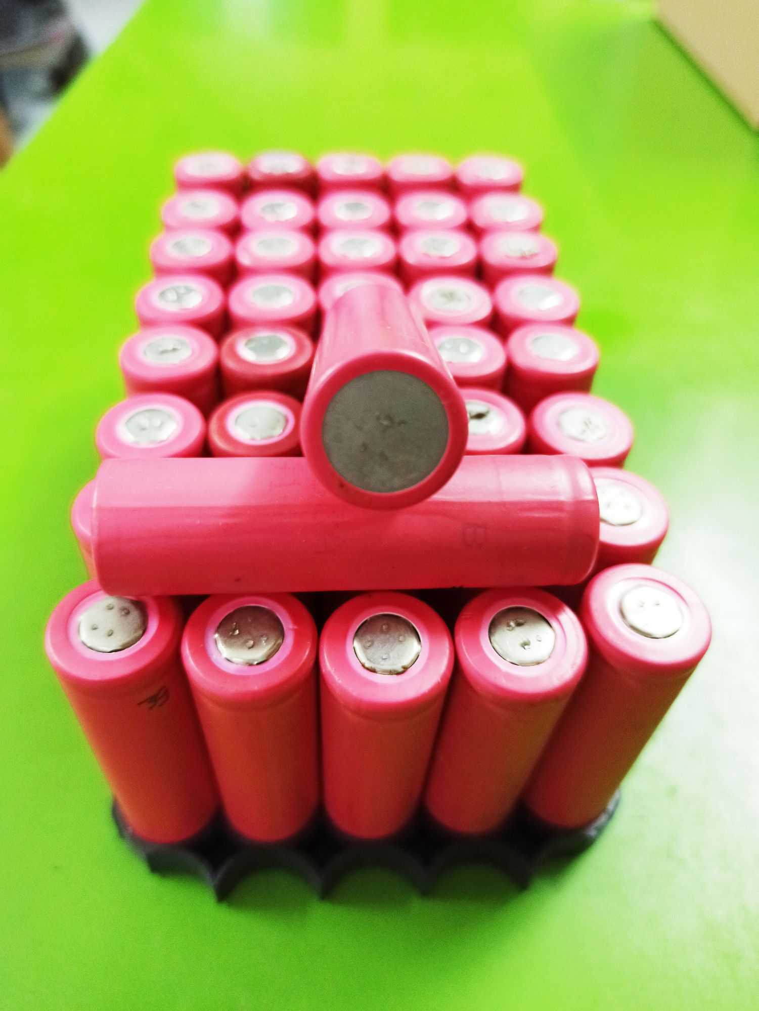 Pin Sanyo đầu hồng tháo khối