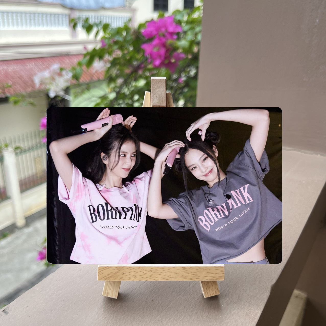 Khung ảnh Blackpink ( tặng kèm kệ gỗ)