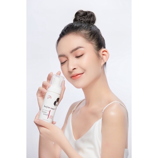 Sữa rửa mặt làm sáng da, sạch mụn dạng bọt KOJIESAN 150ml