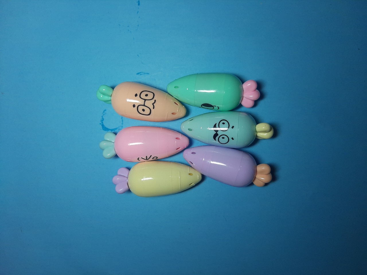 [HCM]Vỉ 6 bút dạ quang hình cà rốt