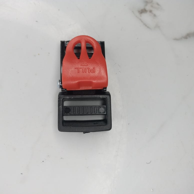 Khóa cài quai mũ bảo hiểm