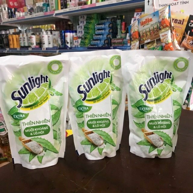 2 bịch nước rửa chén dĩa Sunlight 550g.