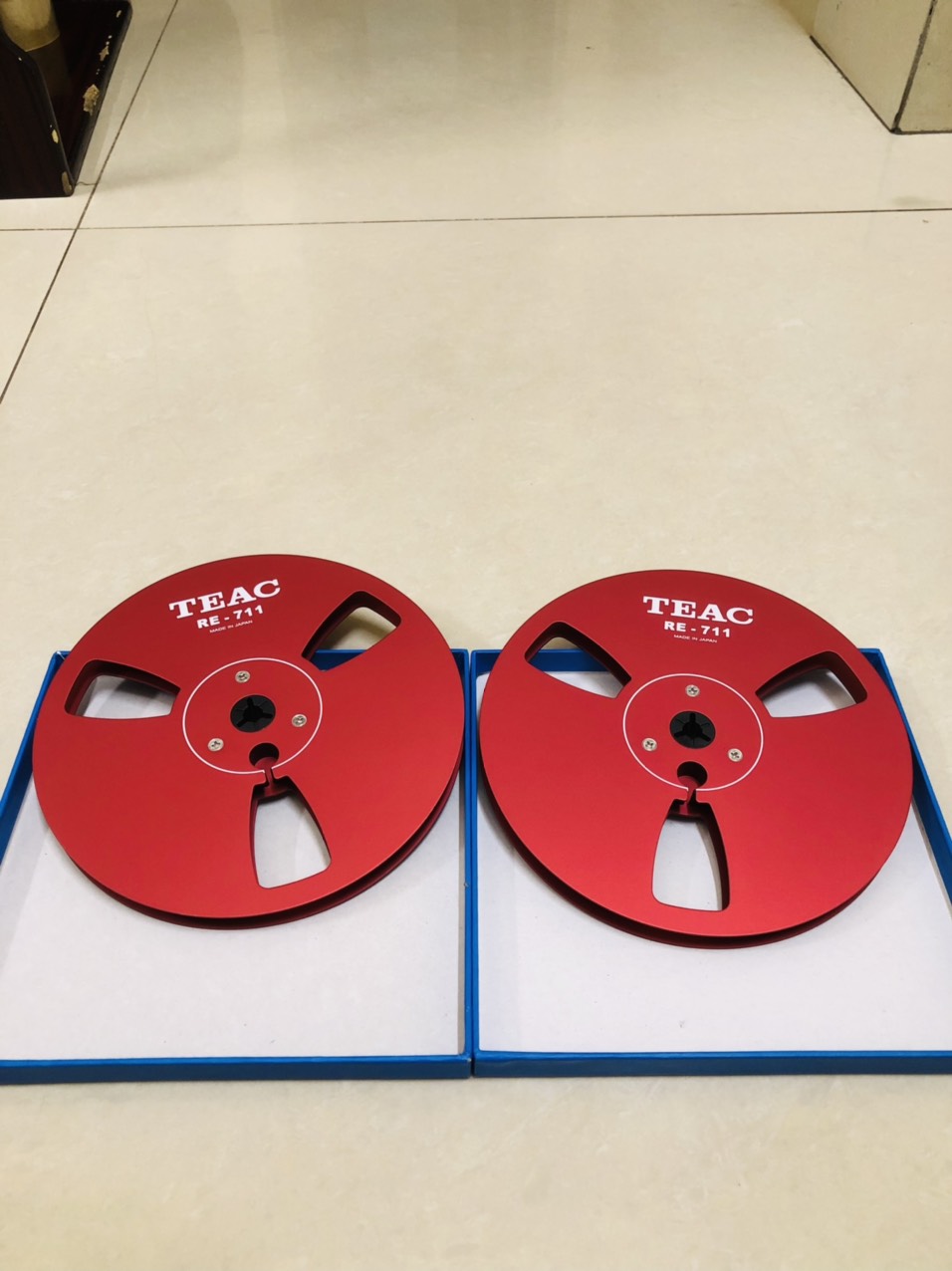 2 chiếc Xương nhôm băng 7 TEAC mầu đỏ