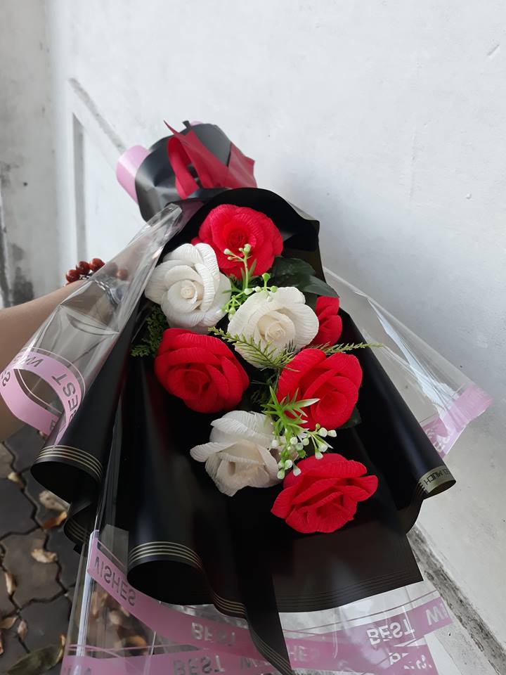 [HCM]Giấy nhún làm hoa giấy đủ màu : 15k /cuộn