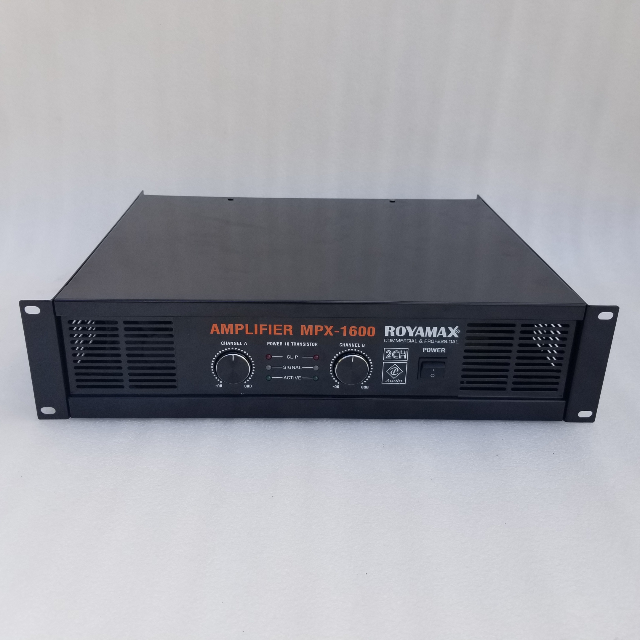 Cục đẩy Main Công suất ROYAMAX MPX-1600