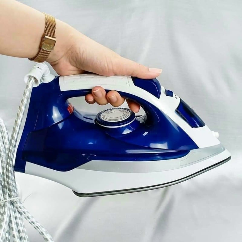 [HCM] Bàn Ủi Hơi Nước Lock&Lock ENI147PIK
