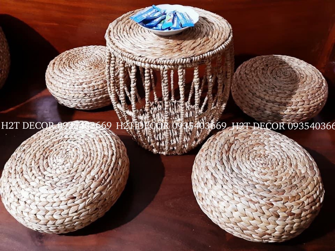 bàn/đôn lục bình