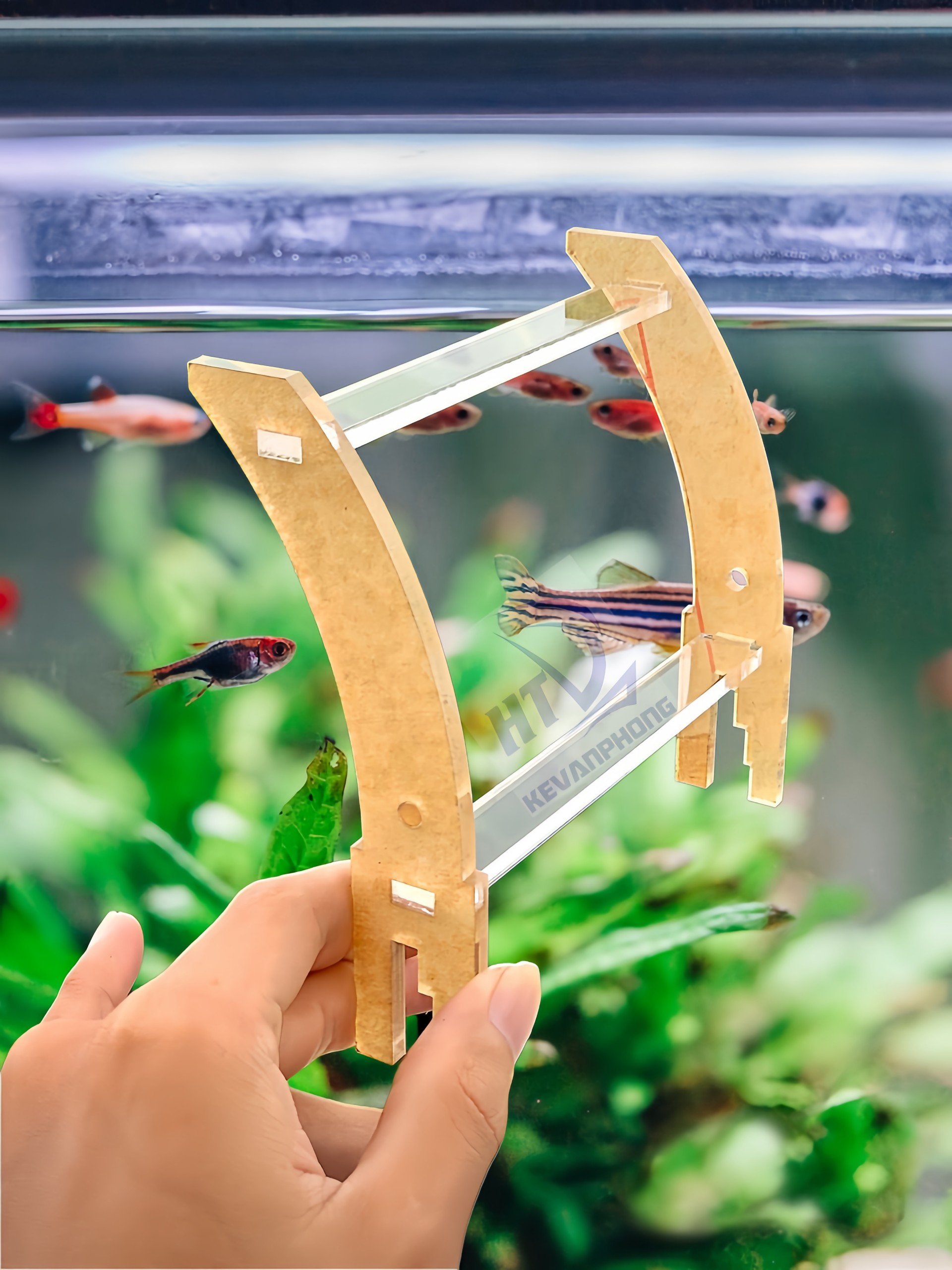 CHÂN GÁC ĐÈN HỒ CÁ KIỂU CONG BẰNG MICA