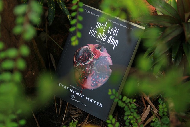 Mặt trời lúc nửa đêm - (Stephenie Meyer)