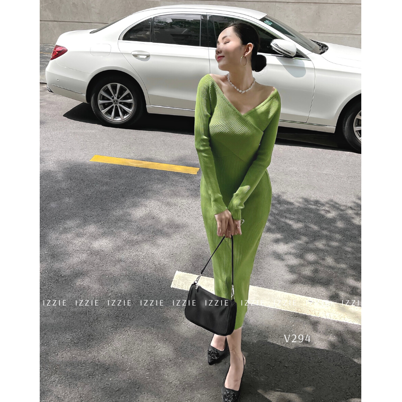 Váy body trễ vai chéo cổ IZZIE V294
