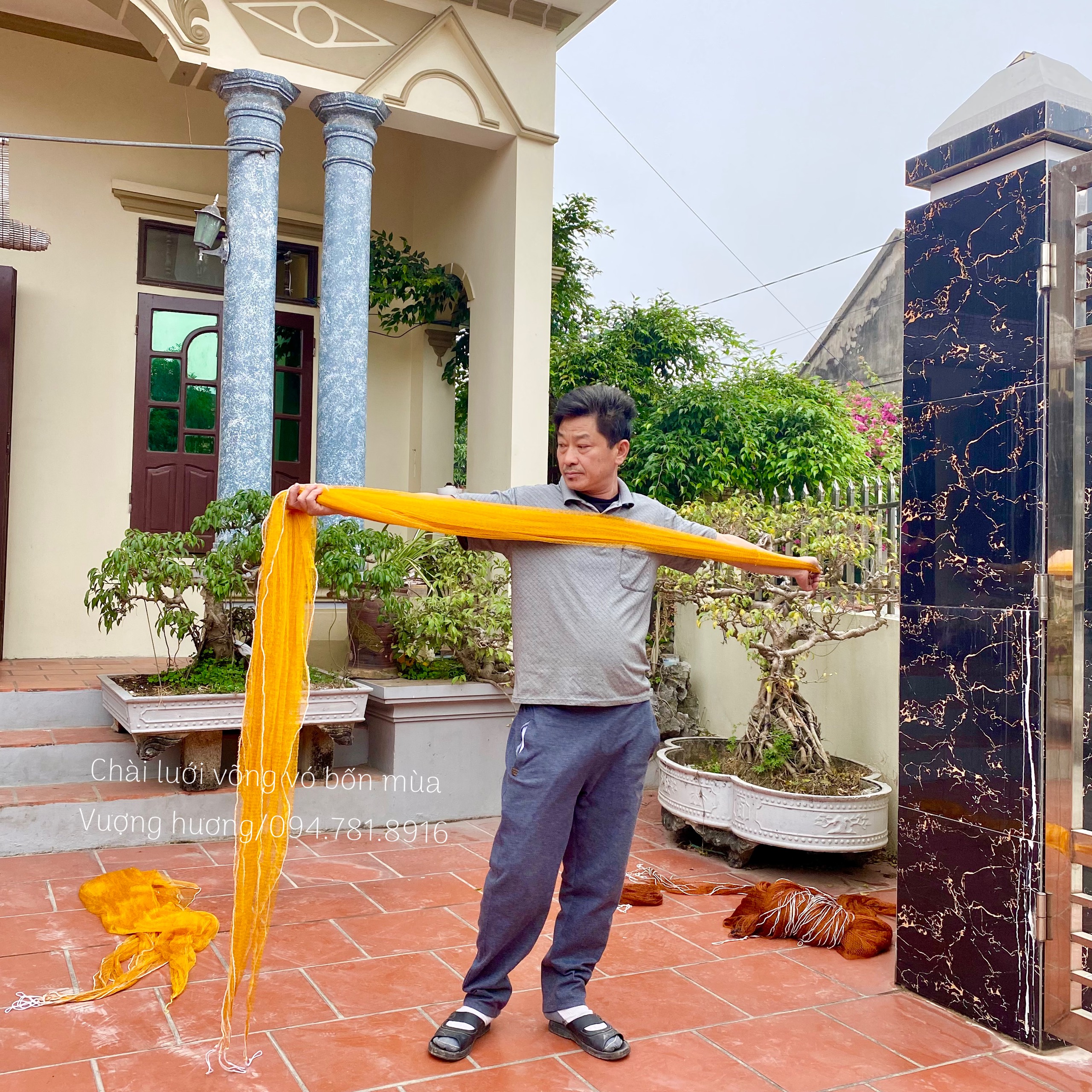 Lưới đánh cá mắt mau màu vàng cạnh 2m8x2m8