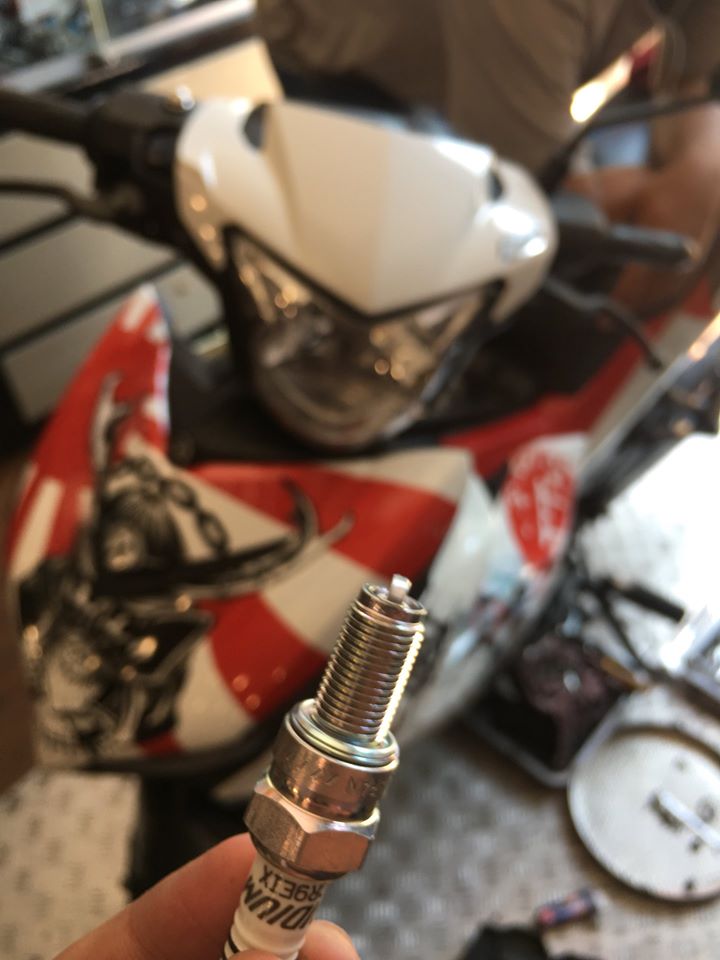 [HCM]Bugi NGK CPR8EAIX-9 Iridium