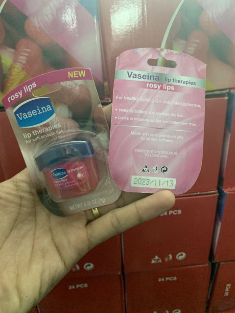 Son dưỡng Vaseline