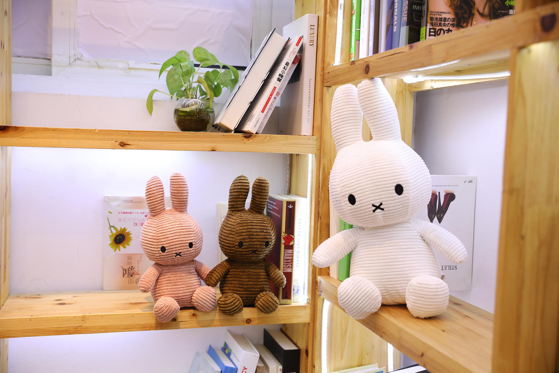 Thỏ bông MIFFY Sơn Tùng cao cấp size 33cm