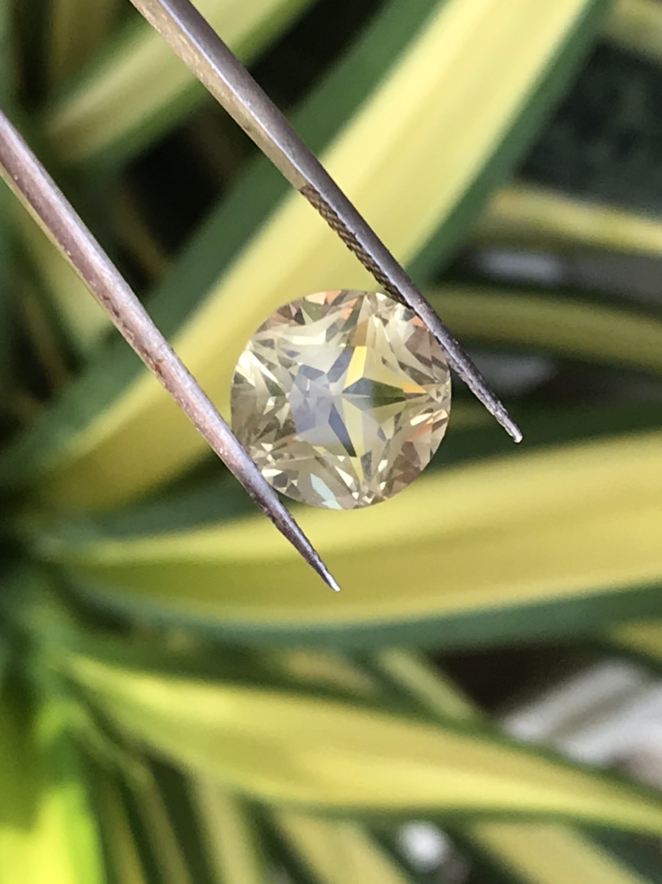 Đá citrine vàng chanh tự nhiên ( kt 10 mm)