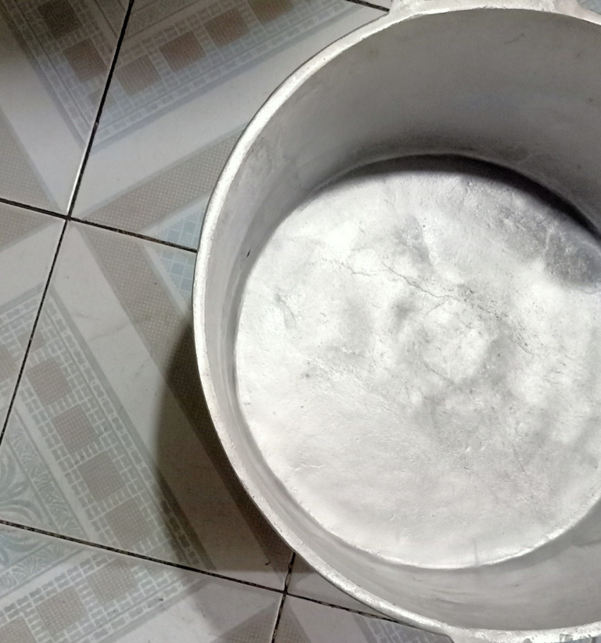 NỒI GANG 32.5CM ĐÚC BẰNG KHUÂN CÁT
