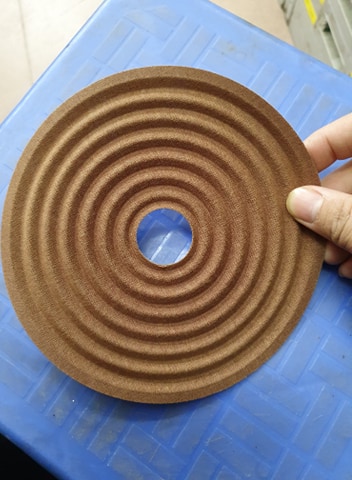 nhện loa 15cm thấp