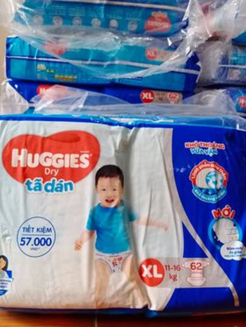 Bỉm, tã dán Huggies size XL 62( mẫu mới)