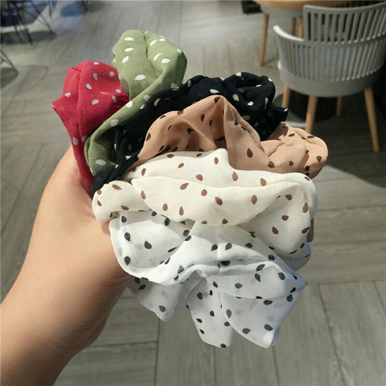 [HCM]Scrunchies Dây Cột Tóc Vải Chiffon Lụa Mỏng Họa Tiết Chấm Bi Dễ Thương - PKT87