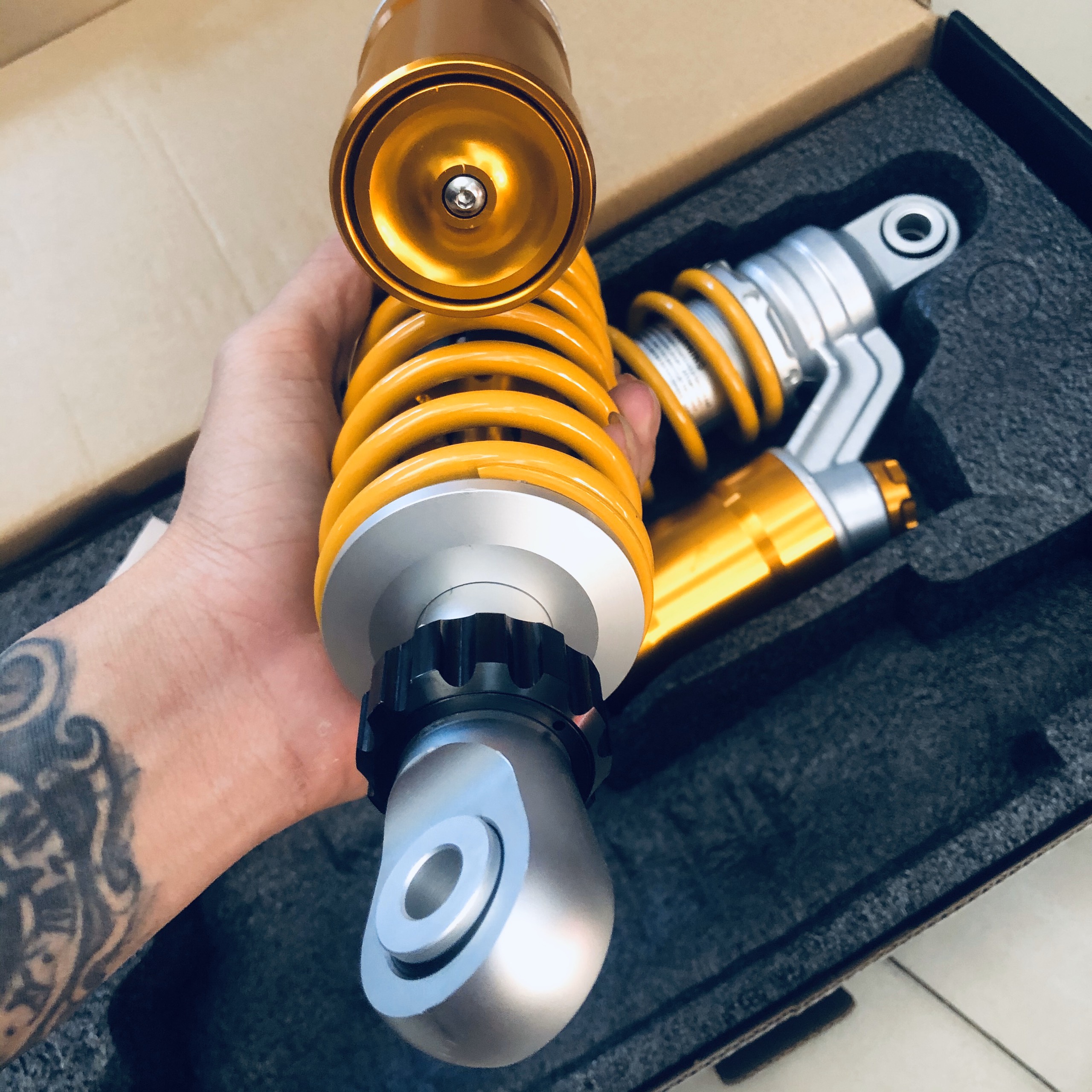 [HCM]Phuộc Ohlins Sirius có bình dầu